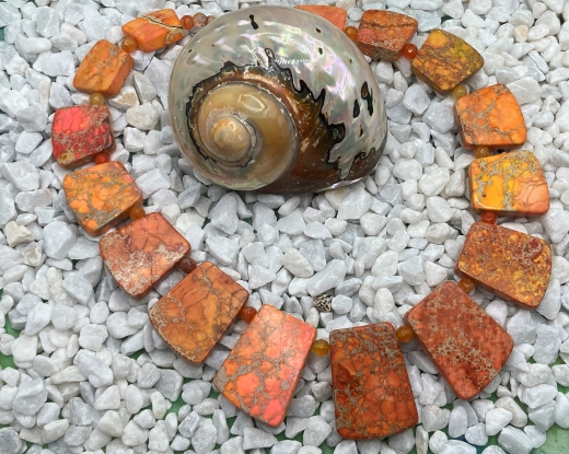 Ozeanjaspis Ozeancalzedon Gliederkette