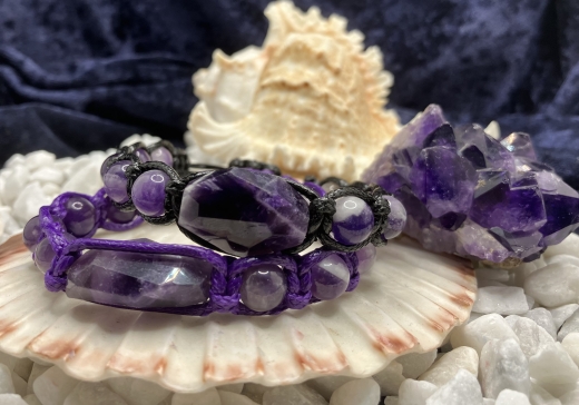 Amethyst Perlen-Armband, Baumwolle lila, handgefertigt