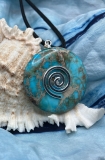 Meeresediment-Jaspis Donut skyblue mit Spiral Spange L